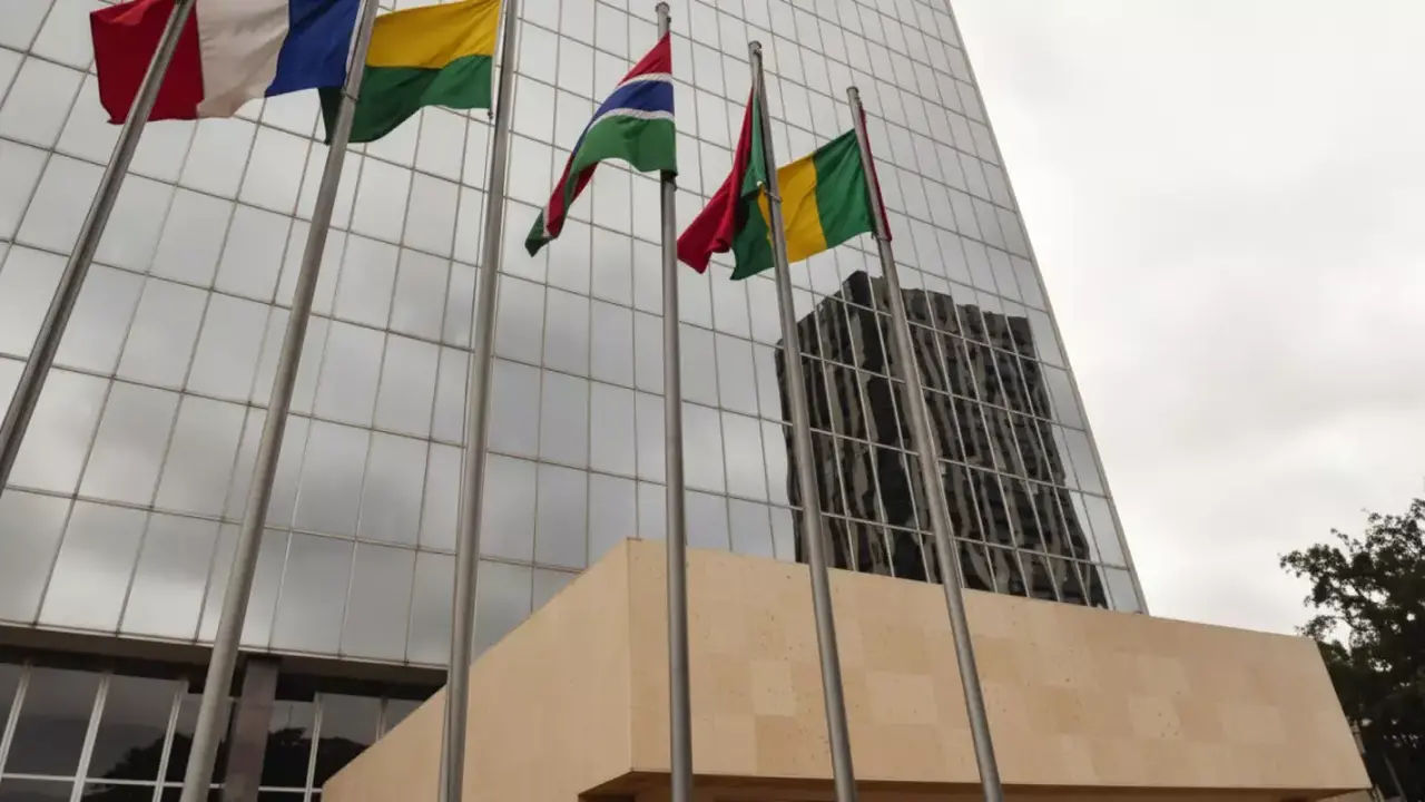 نظام السودان المالي الجديد بـ 0 دولار خارجي يغيّر قواعد التمويل في بنك التنمية الأفريقي